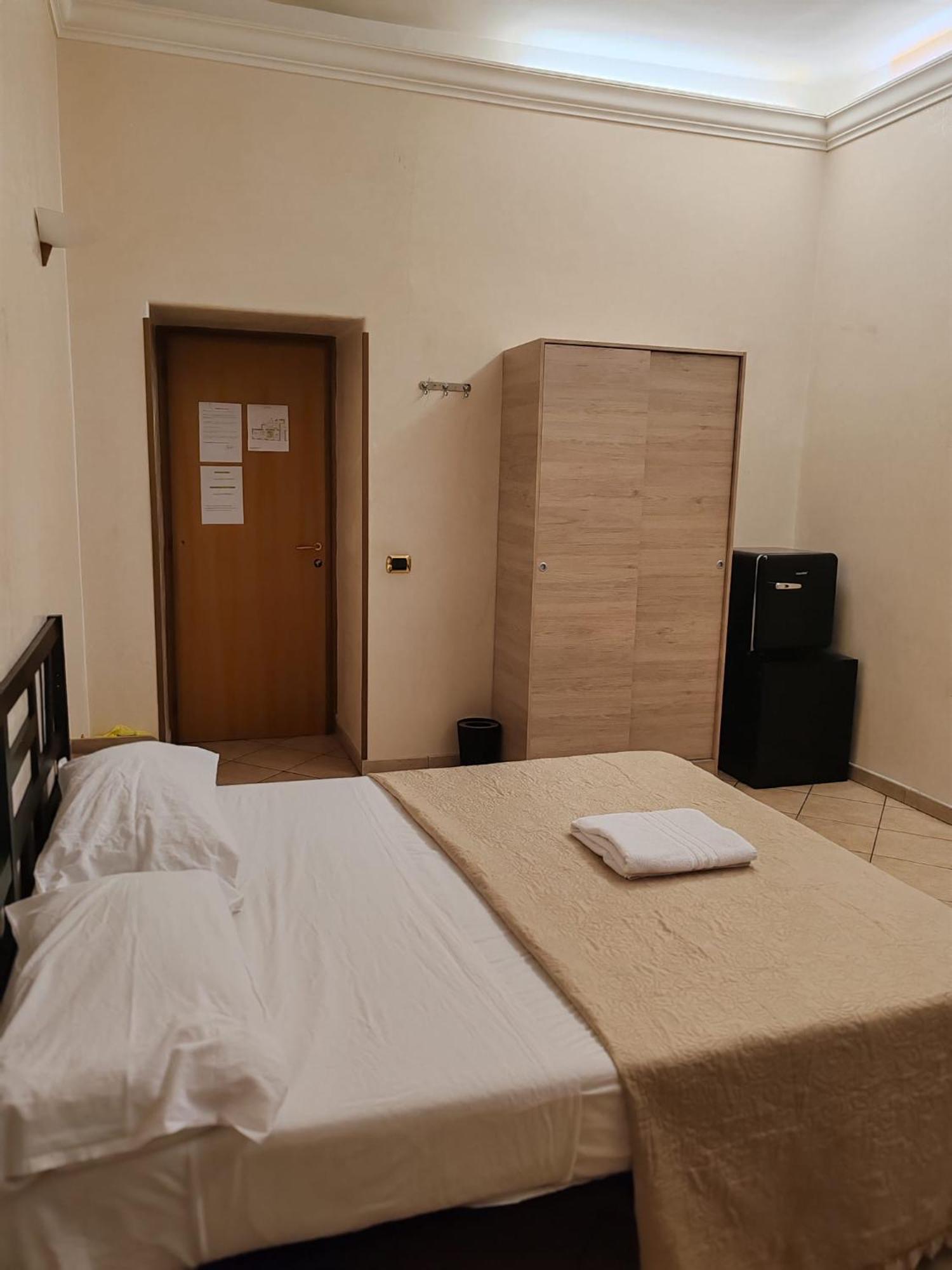 B&B Piazza Ragusa โรม ภายนอก รูปภาพ